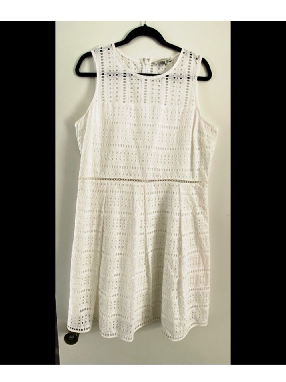 VINEYARD VINES White Eyelet Fit and Flare Dress - Picture 6 of 8